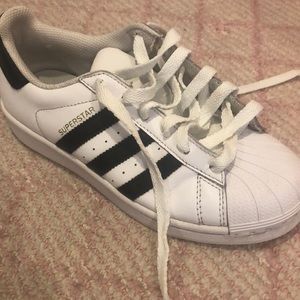 Adidas classic three stripe sneakers